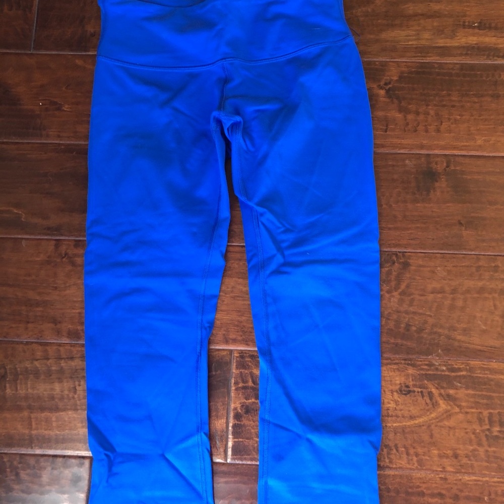 Lululemon Bright Blue capris. Size 6